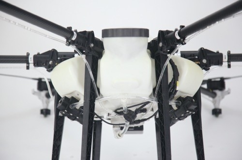 Ingegneri per la manutenzione di macchinari Stranieri Distaccabile Drone Colture Sprayer con Fogger dispositivo