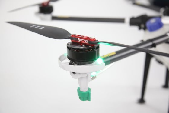 Drone intelligente per irrorazione sicura di pesticidi personalizzata per la polverizzazione delle colture